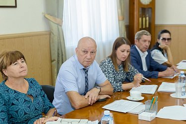 Депутаты готовятся к парламентской сессии